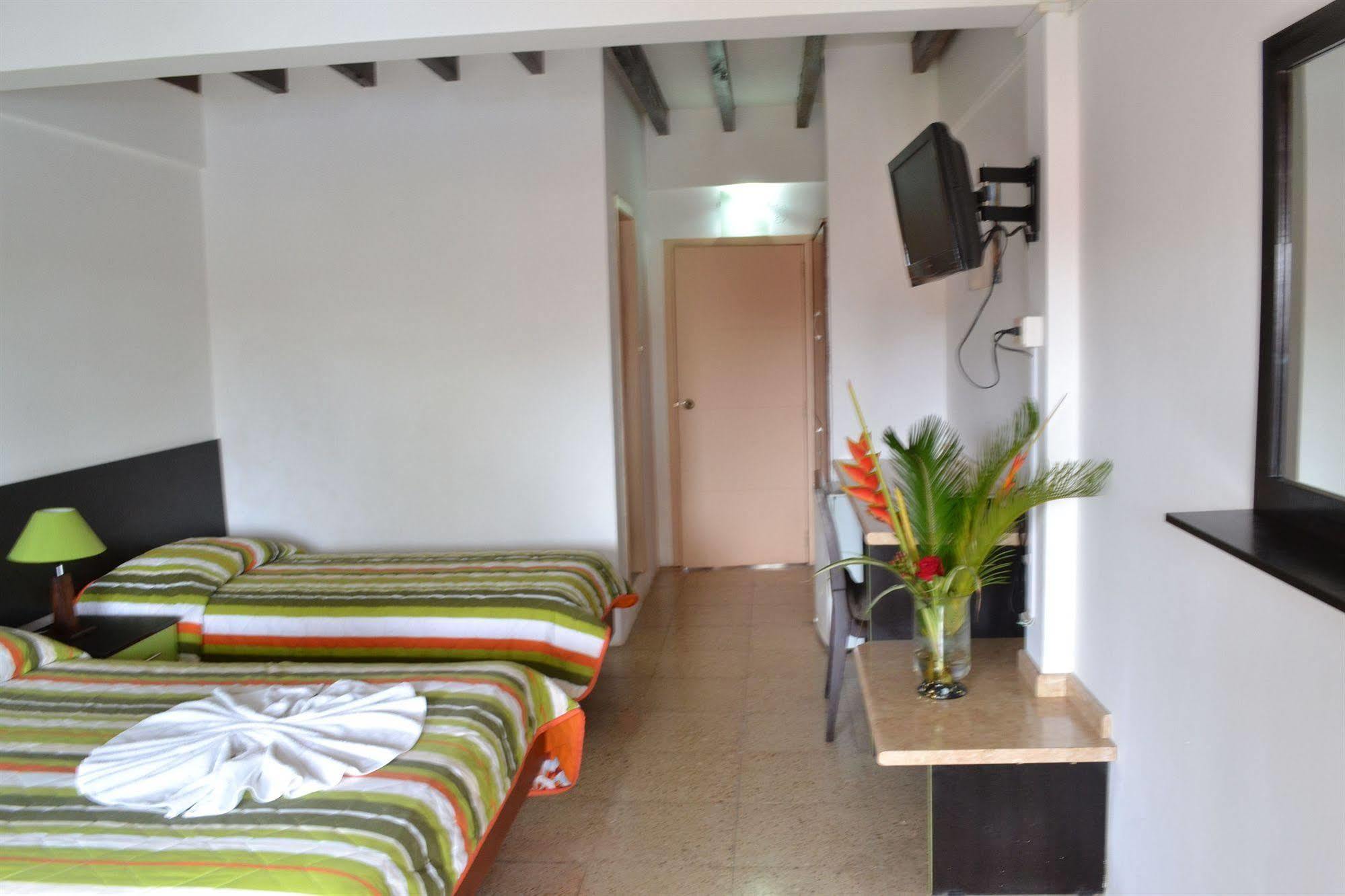 Hotel Puerto Ballesta Tonsupa Zewnętrze zdjęcie